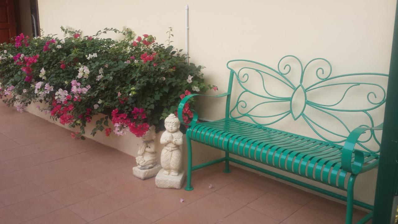 Butterfly Garden Boutique Residences Large Luxury Apts And Villas A Lifetsyle Destination By Neang, Everything You Need All Right Here 1-3 Bedrooms 110 To 190 Sq Mtrs, 2 Full Bathrooms, Rain Shower, Spa Bath, Bbq, Free Wifi, Staff 24-7, Close To Beac Pattaya Eksteriør billede